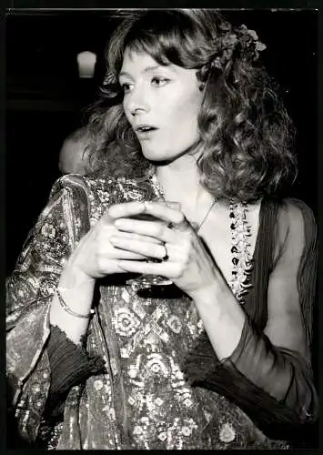 Fotografie Pantucci, London, Schauspielerin Vanessa Redgrave zur Premiere des Film Isadora, Grossformat 20 x 28cm