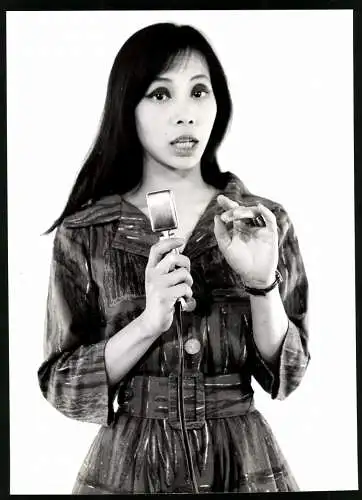 Fotografie Tom Blau, London, Jacqueline Chan Schauspielerin und Sängerin aus Trinidad, Grossformat 21 x 29cm
