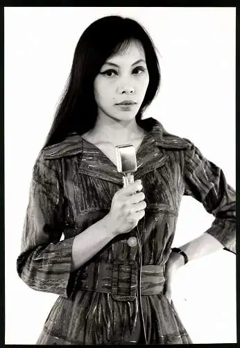 Fotografie Tom Blau, London, Jacqueline Jacqui Chan, Trinidadische Schauspielerin und Sängerin, Grossformat 21 x 29cm