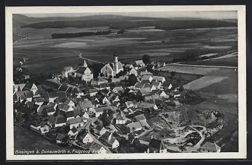 AK Bissingen b. Donauwörth, Ortsansicht mit Kirche vom Flugzeug aus