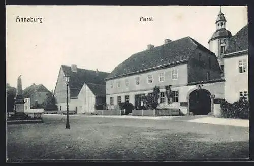 AK Annaburg, Markt und Strassenpartie mit Denkmal