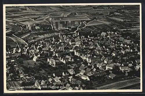 AK Remlingen /Unterfranken, Teilansicht mit Strassenpartie, Fliegeraufnahme