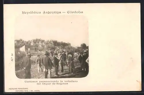 AK Córdoba, Curiosos presenciando la voladura del Dique de Regatas