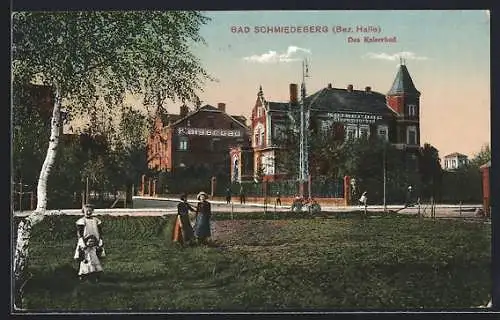 AK Bad Schmiedeberg /Bez. Halle, Kaiserbad mit Strassenpartie