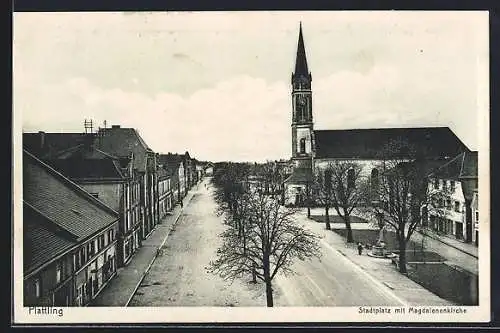AK Plattling, Stadtplatz mit Magdalenenkirche