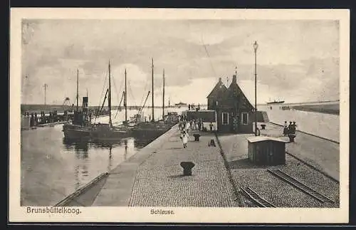 AK Brunsbüttelkoog, Schleuse mit Booten