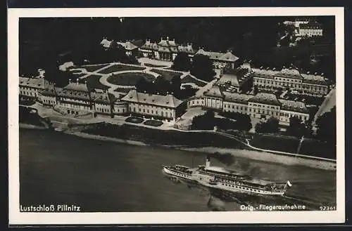 AK Dresden-Pillnitz, Lustschloss, Fliegeraufnahme mit Dampfer auf der Elbe