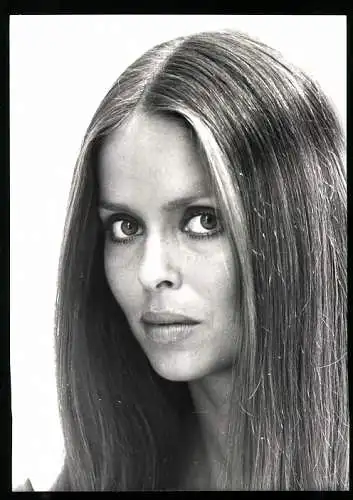 Fotografie Robert Penn, London, Schauspielerin Barbara Bach
