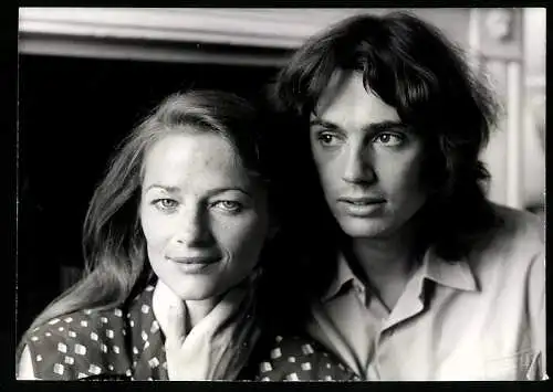 Fotografie Jane Bown, London, Komponist und Musiker Jean-Michel Jarre mit seiner Schauspielerin Frau Charlotte Rampling