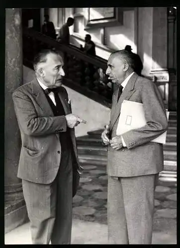 Fotografie Agentur Hecht, München, französischer & italienischer Schriftsteller Jules Romains und Goffredo Bellonci