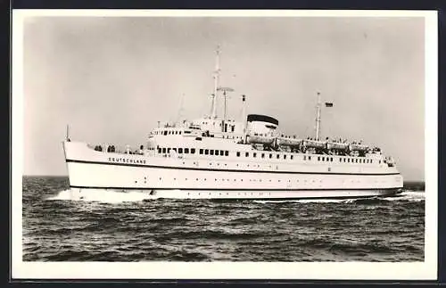 AK Bundesbahn-Hochsee-Fährschiff Deutschland während der Fahrt