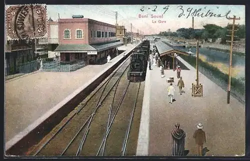 AK Beni Souef, La Gare, Bahnhof mit haltendem Zug