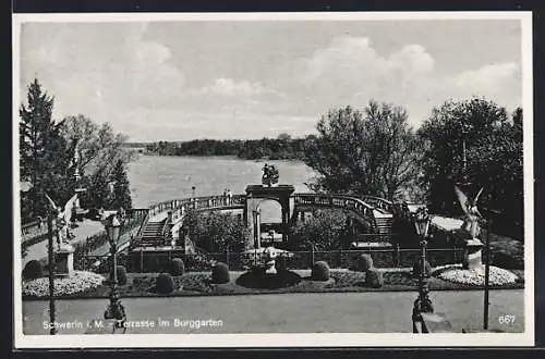 AK Schwerin / Mecklenburg, Terrasse im Burggarten