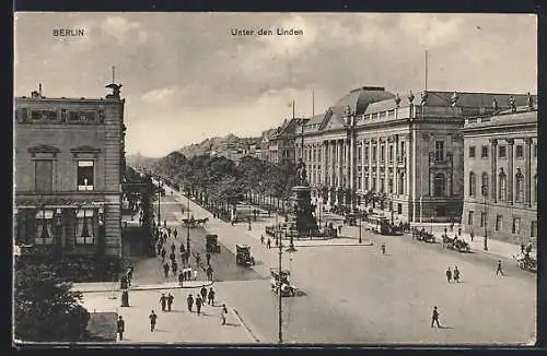 AK Berlin, Unter den Linden mit Reiterdenkmal aus der Vogelschau