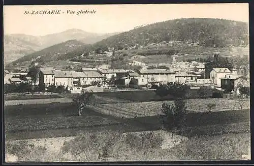 AK Saint-Zacharie, Vue générale du village et des collines environnantes