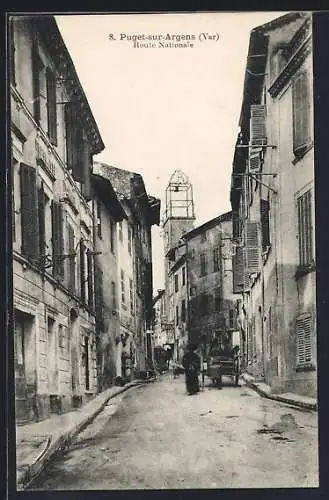 AK Puget-sur-Argens, Route Nationale et perspective des bâtiments historiques