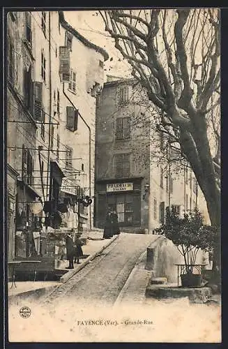 AK Fayence, Grande Rue et sa pharmacie au coin
