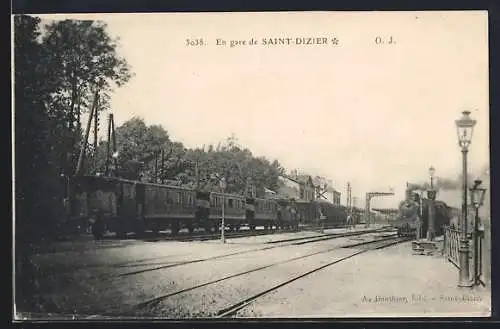 AK Saint-Dizier, En gare, Bahnhof