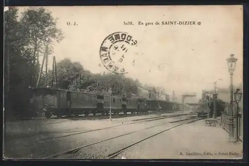 AK Saint-Dizier, En gare, Bahnhof