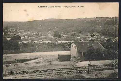 AK Poissons, La Gare, Vue générale, Bahnhof