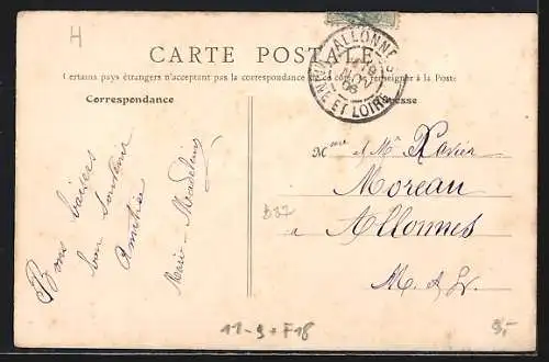 AK Vierzon, Place de la Republique, Dampflokomotive mit Waggons, Grünanlage, Machines Agricoles
