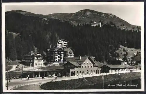 AK Arosa, Bahnhof mit Ortsansicht