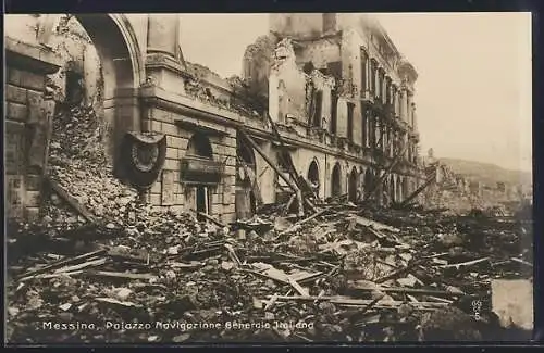 AK Messina, Palazzo Navigazione Generale Italiana, Ruinen und Trümmer, Erdbeben