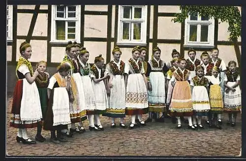 AK Hessische Trachten, Hessenmädchen am Sonntag Nachmittag