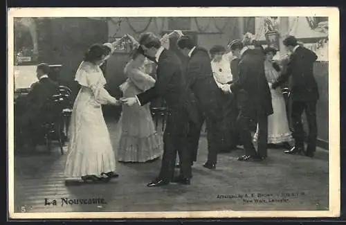 AK Tanz, junge Herren und Damen beim Tanz zu Klavierbegleitung, La Nouveaute