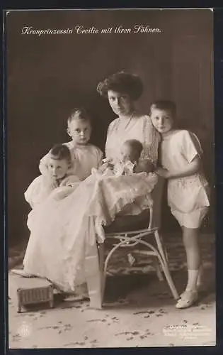 AK Kronprinzessin Cecilie von Preussen mit ihren Söhnen