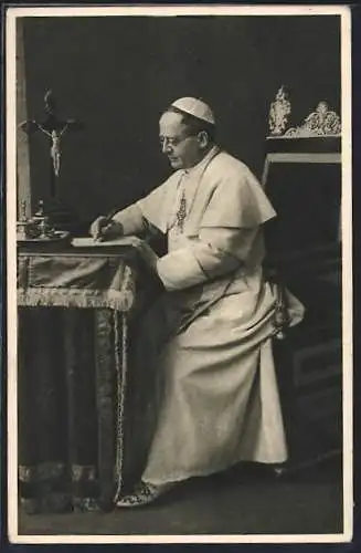 AK Papst Pius XI. mit einem Schriftstück