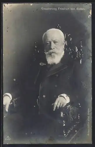 AK Grossherzog Friedrich sitzend in einem alten Stuhl