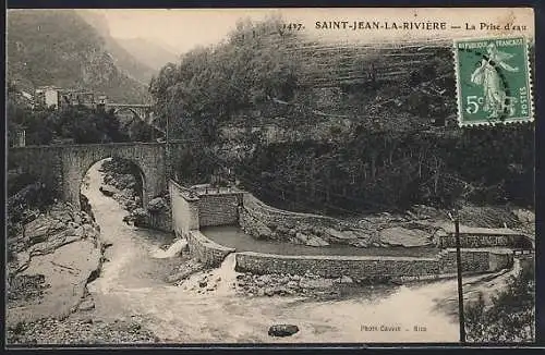 AK Saint-Jean-la-Rivière, La Prise d`eau et le pont sur la rivière