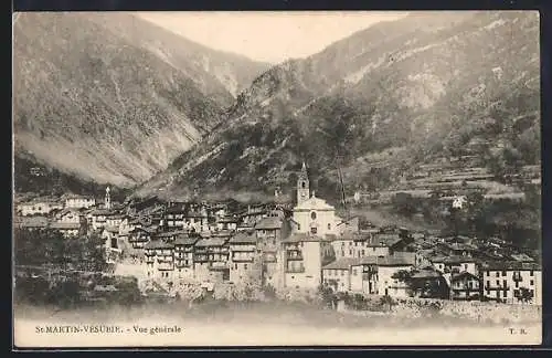 AK Saint-Martin-Vésubie, Vue générale du village dans la vallée alpestre
