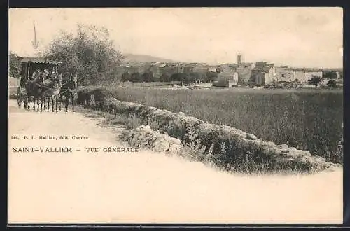 AK Saint-Vallier, Vue générale avec calèche sur le chemin