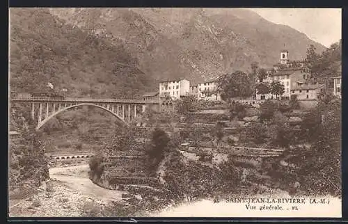 AK Saint-Jean-la-Rivière, Vue générale avec pont et montagnes en arrière-plan