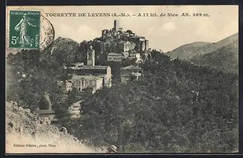 AK Tourette-de-Levens, Vue du village sur la colline à 12 km de Nice, Alt. 369 m
