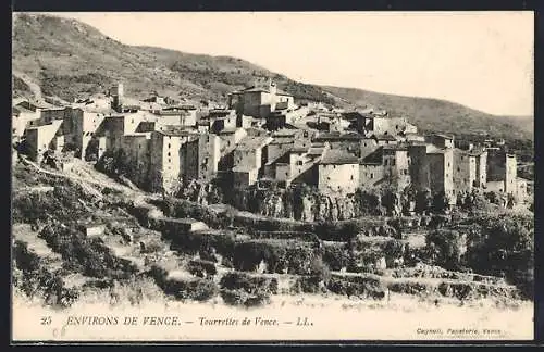 AK Tourrettes de Vence, Vue générale du village sur la colline