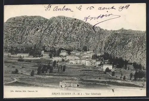 AK Saint-Auban, Vue Générale du village et des montagnes environnantes