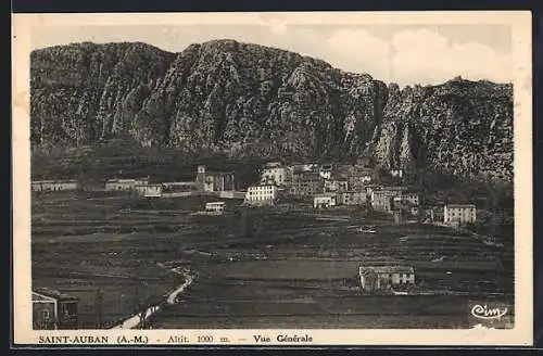 AK Saint-Auban, Vue générale du village et des montagnes environnantes