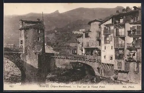 AK Sospel, Vue sur le Vieux Pont et les maisons environnantes