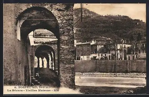 AK Sospel, La Bévéra, Vieilles Maisons et arcades historiques