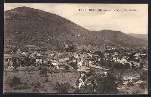 AK Sospel, Vue générale du village avec collines en arrière-plan