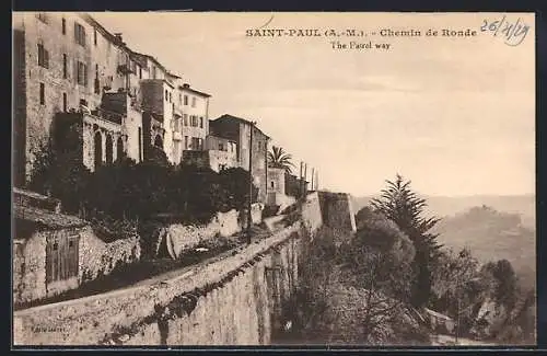 AK Saint-Paul, Chemin de Ronde avec vue sur le paysage environnant