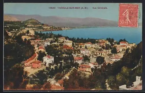 AK Théoule-sur-Mer, Vue générale du village et de la côte méditerranéenne
