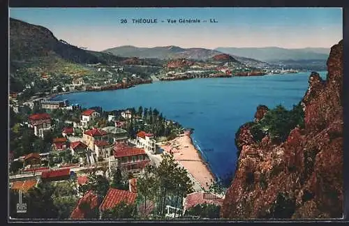 AK Théoule, Vue générale sur la baie et les collines environnantes