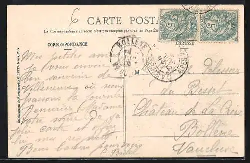 AK Villeneuve-Loubet, Le vieux pont et vue sur le château en arrière-plan