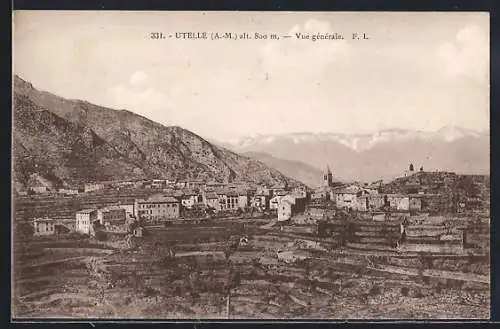 AK Utelle, Vue générale du village et des montagnes environnantes