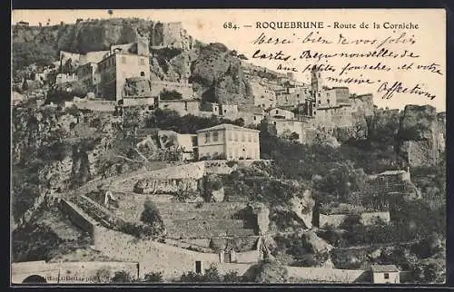 AK Roquebrune, Route de la Corniche et vue des maisons sur la falaise