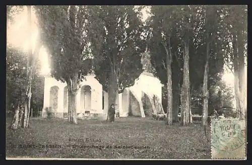 AK Saint-Cassien, L`Ermitage de Saint-Cassien et les arbres environnants